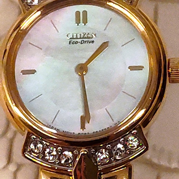 More Rare Near New Citizens Elegant Classic Ladies Eco Drive Gold Finish Dress W - Picture 7 of 13